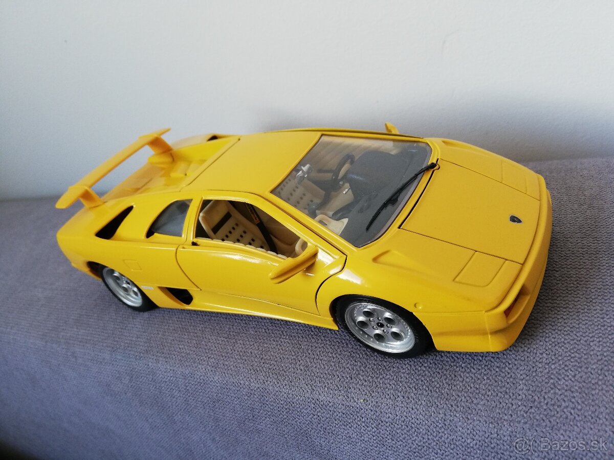 1:18 Lamborghini Diablo Bburago zlta - 12