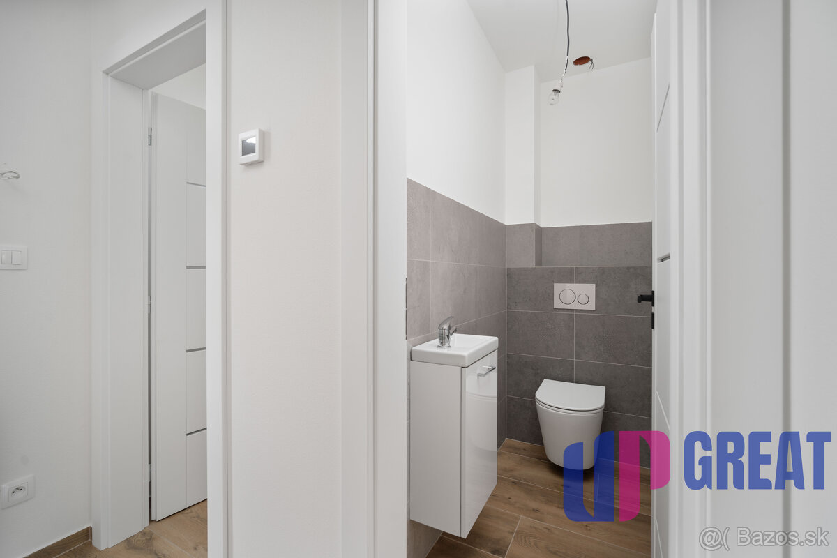 PREDAJ 3 izb. bytov v rodinnom dome, Macov, všetky IS - 12