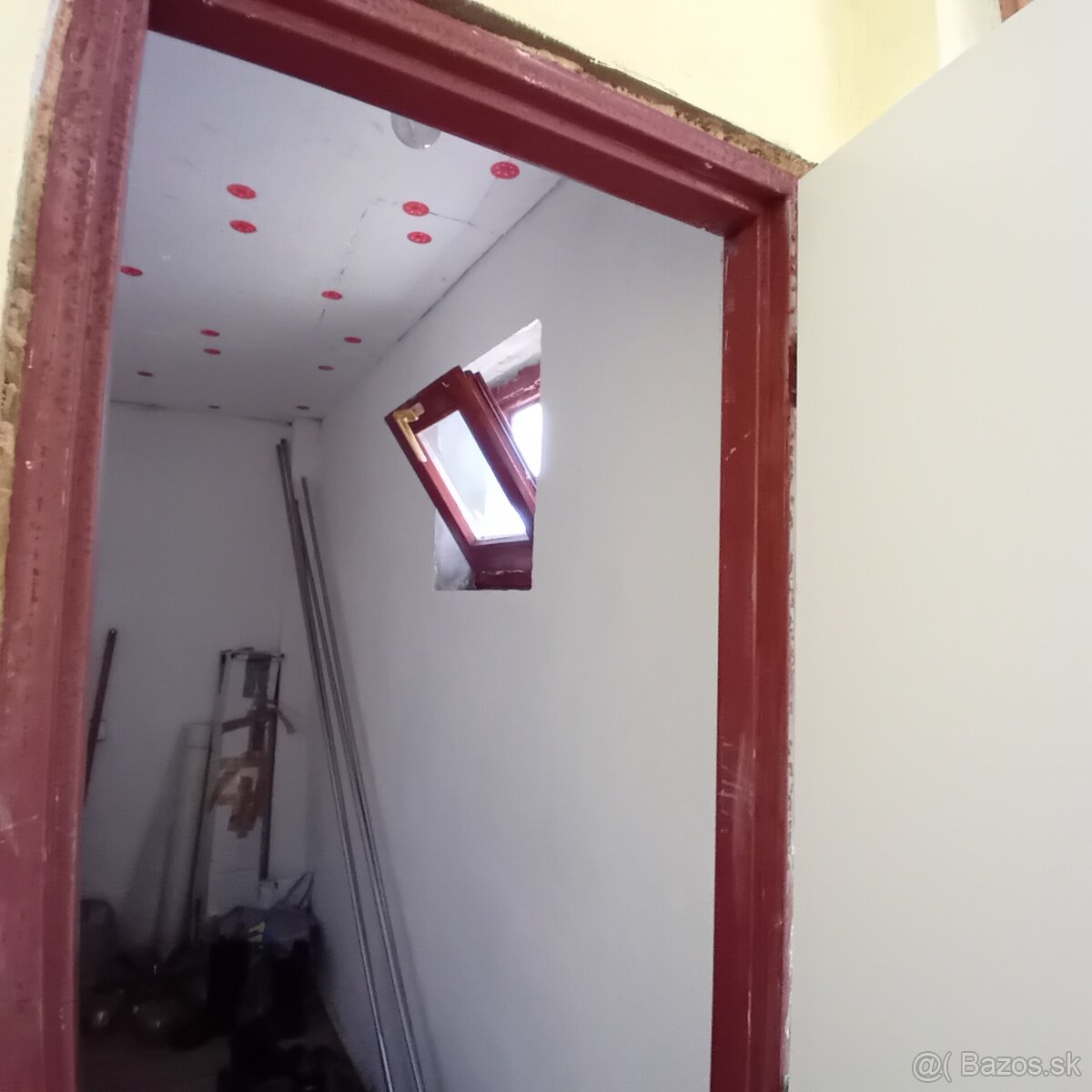 Menší rodinný dom ČATA-2 izbový, čiastočná rekonštrukcia - 12