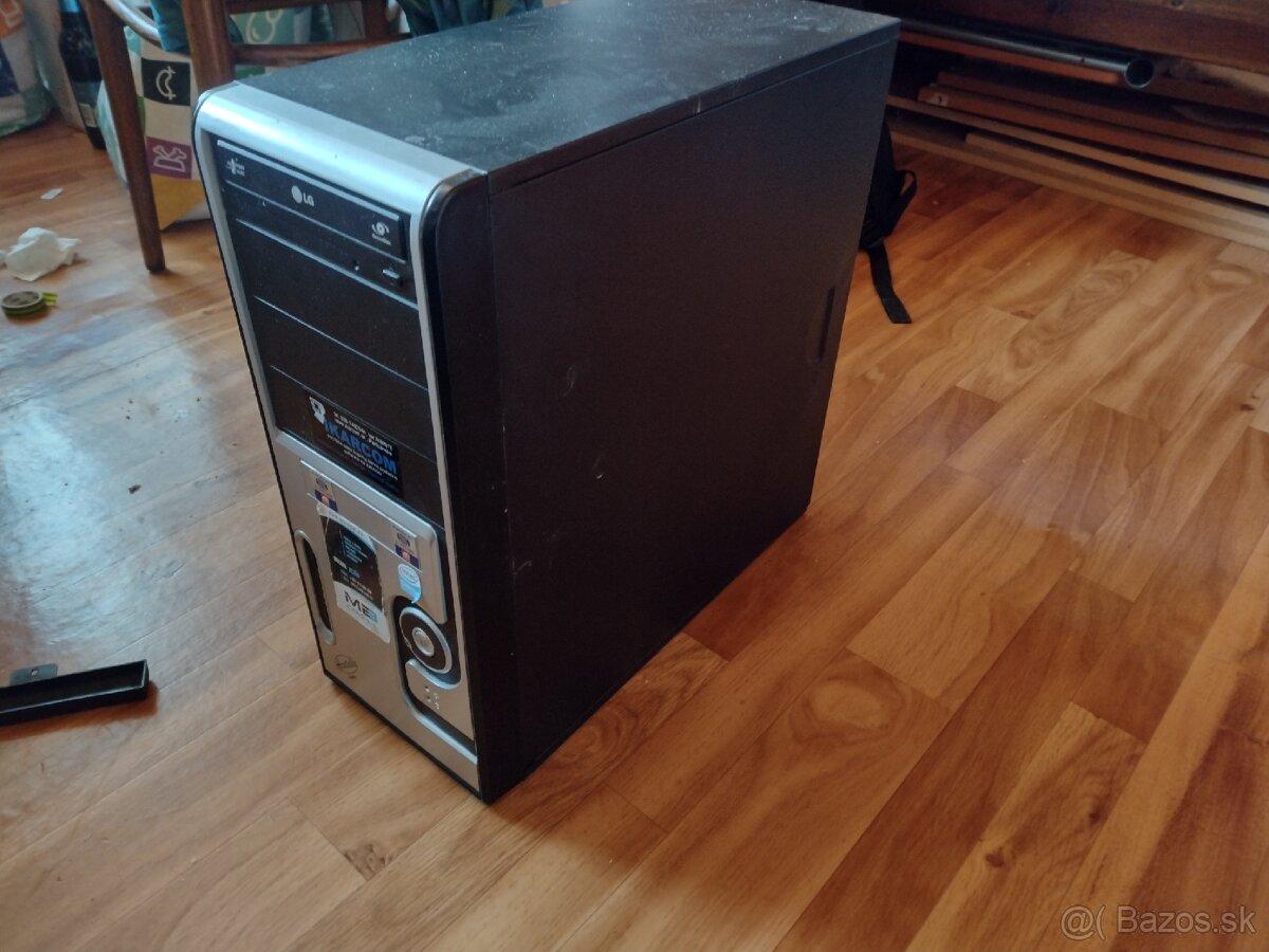 Predám skladaný Pc starší ma procese Intel i7. - 12