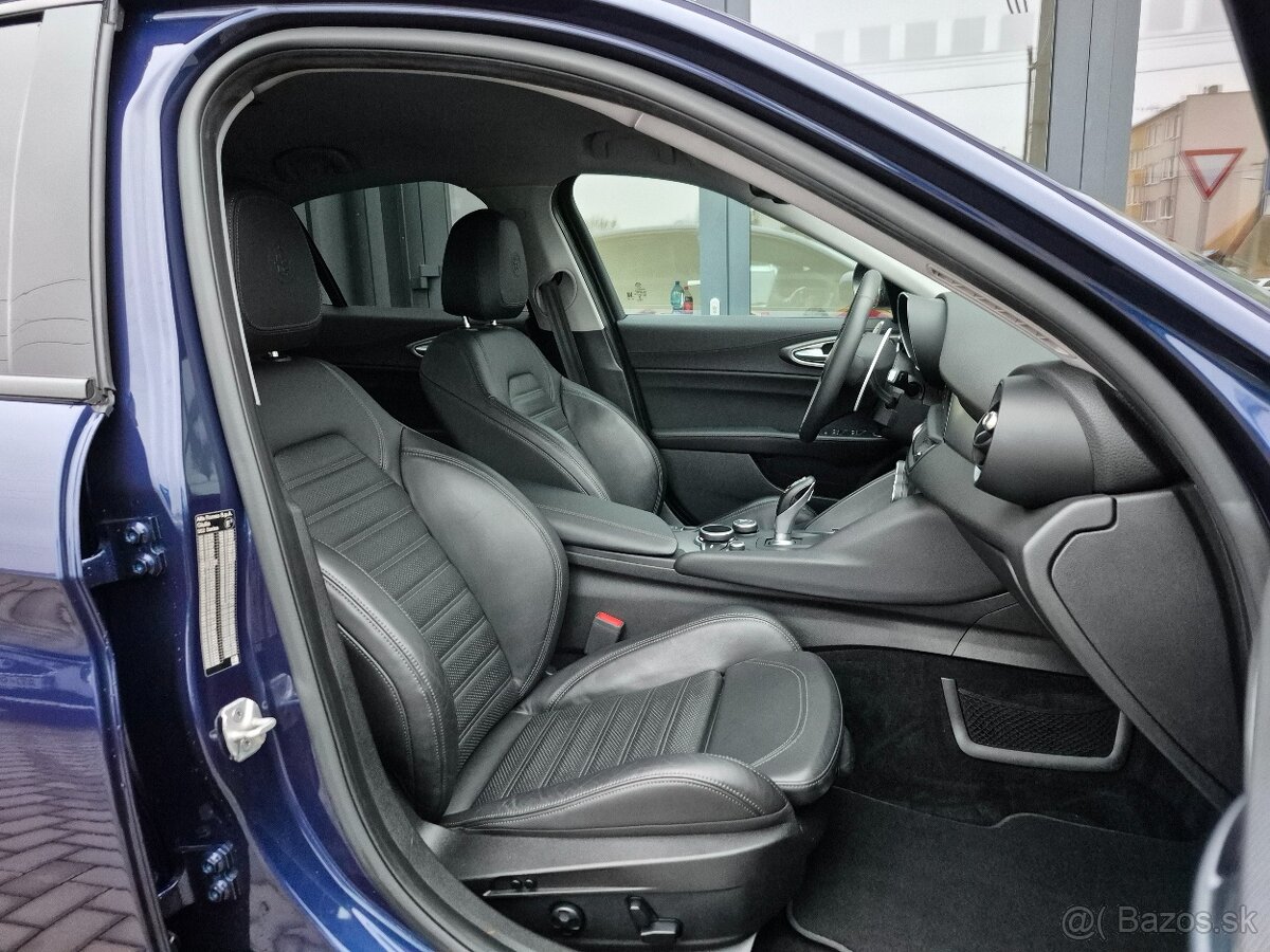 Alfa Romeo Giulia 2.2 Diesel 210 AT AWD Veloce Q4 - 12