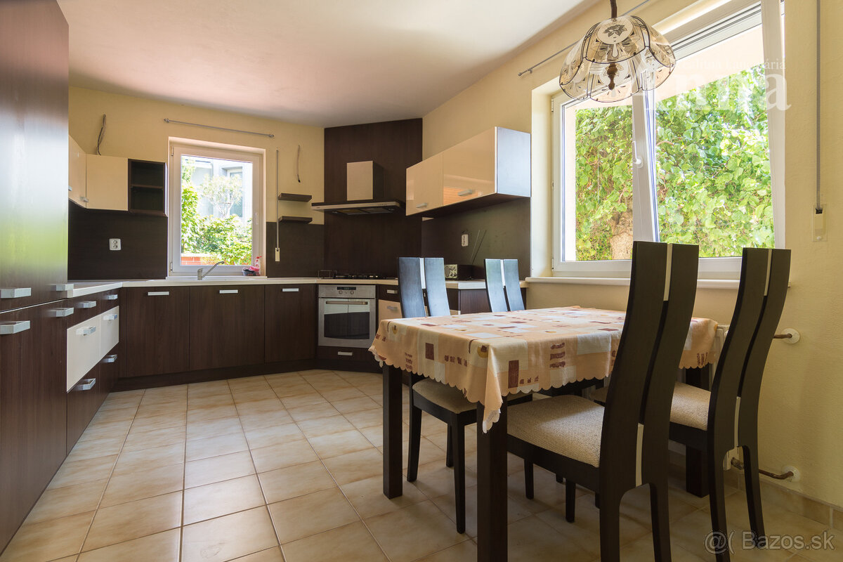 Veľký RD v peknej lokalite - Limbach - 12