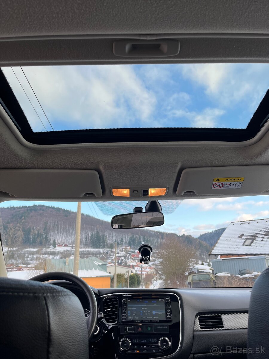 Predám Mitsubushi Outlander 2,2 diesel - 12