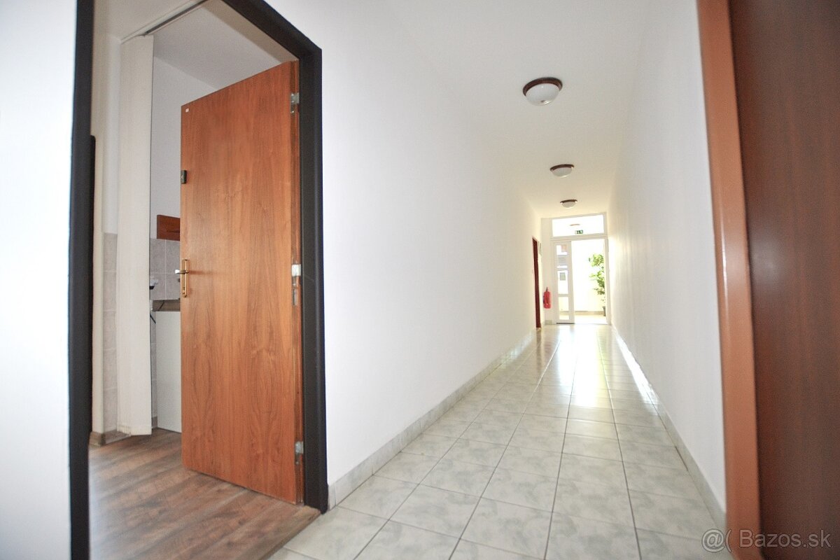 REZERVOVANÉ | PRIESTORY 44 m2, blízko centra - 12