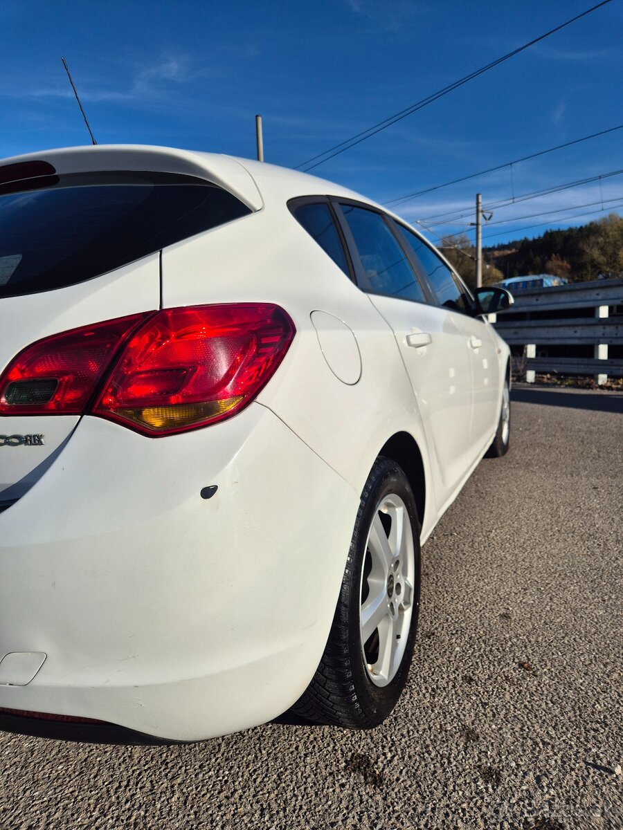 OPEL ASTRA 1.3CDTI 70KW ECOFLEX M5 2011 NOVÉ KÚPENÉ NA SK - 12