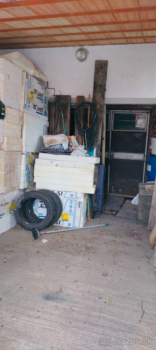 ČERVENÍK Na Predaj 2-podlažný RD s možnosťou autoservisu - 12