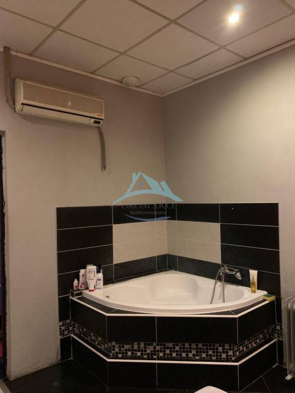 Budova na predaj centre mesta Šahy - 12