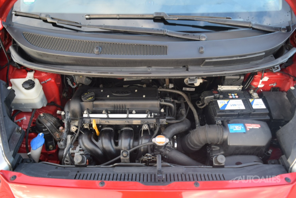 Kia Venga 1,4 i 66 kW - 12