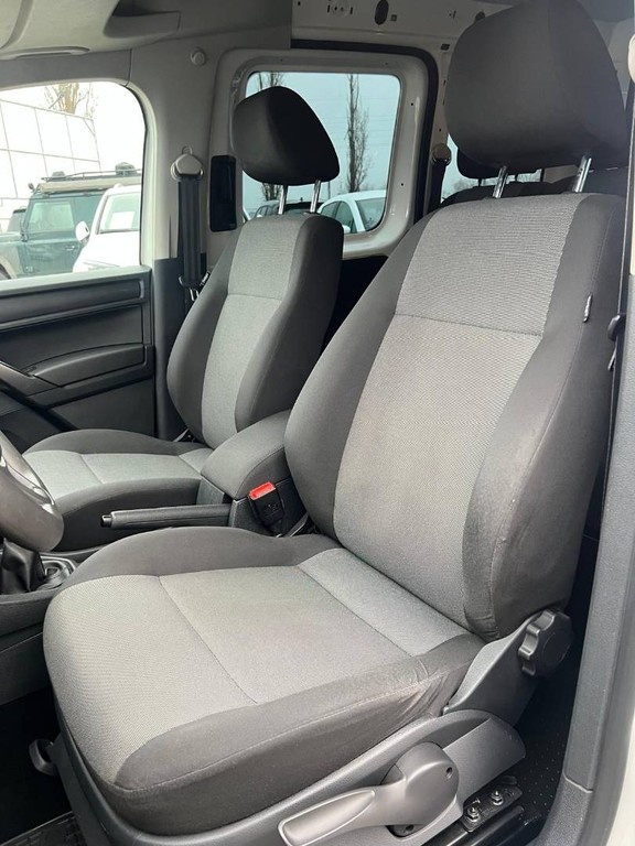 Volkswagen Caddy Beach 1.0 TSI BMT - 12