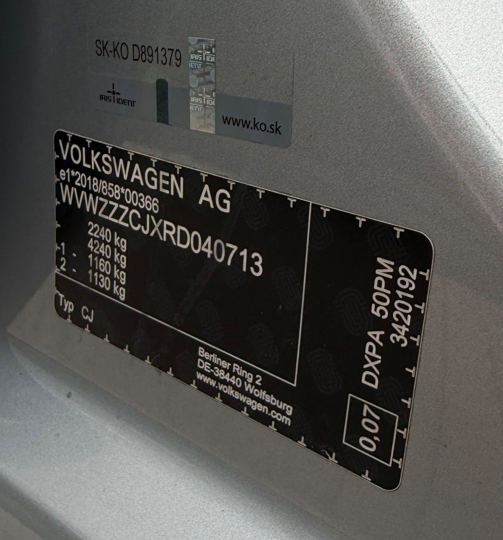 Volkswagen Passat Variant 2.0TDi DSG Elegance SK ŠPZ - 12