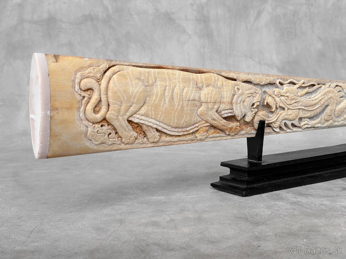 Ručne vyrezávaný Meč z mečúňa na stojane - Tiger a Drak 89cm - 12