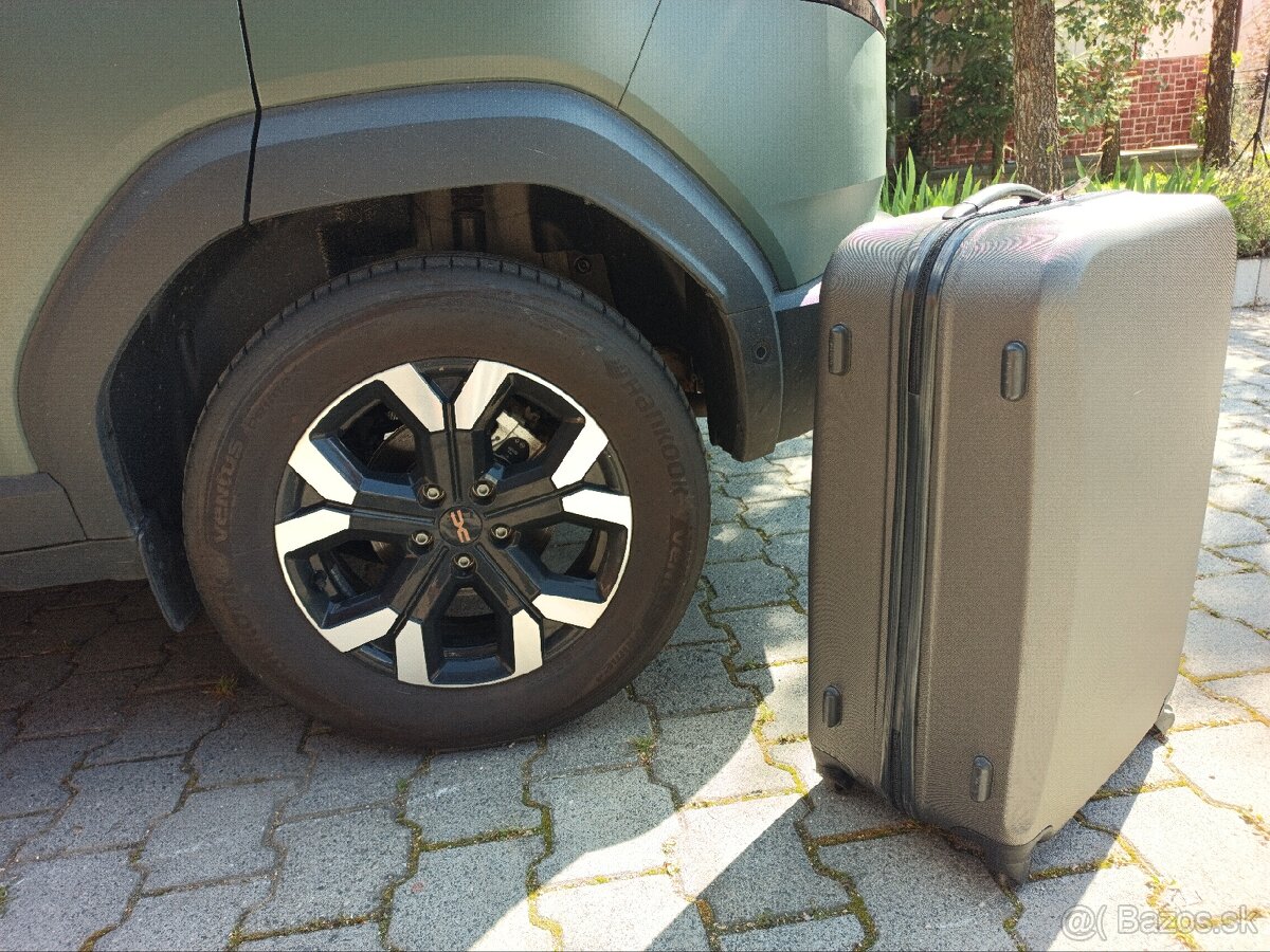 Kufor cestovný 70l - 12