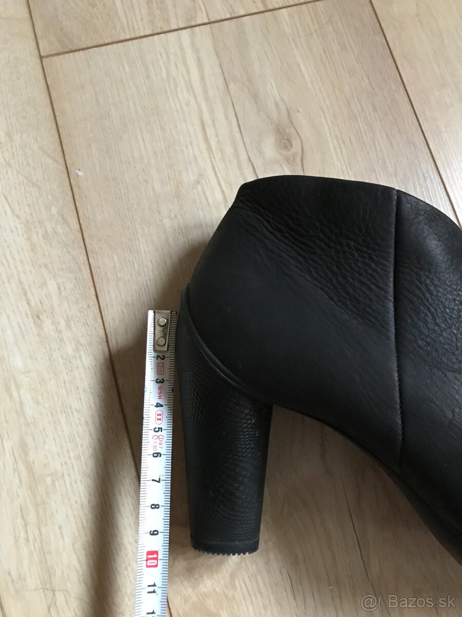 Clenkove vykrojene cizmy ECCO - 12