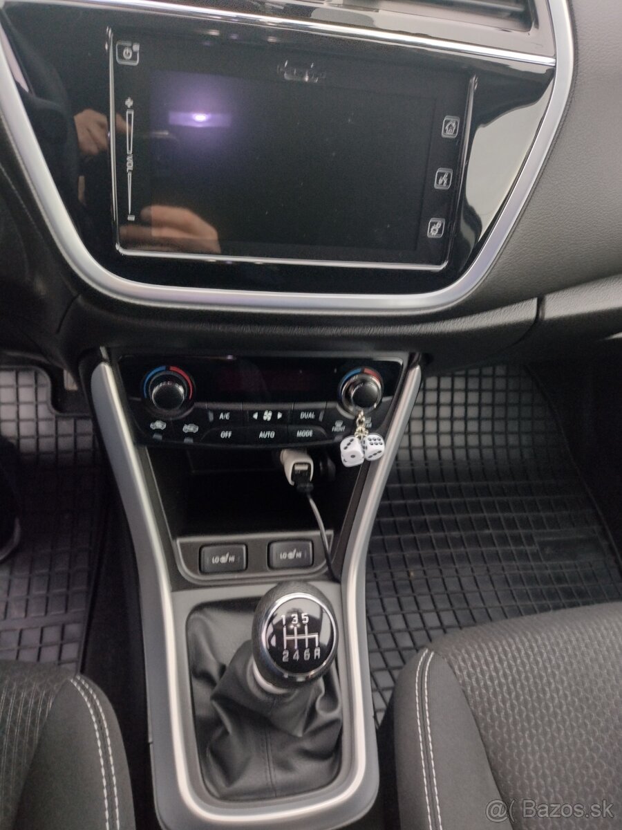 Predám Suzuki SX4 S Cross 1.4 benzin 103kw, 24000 km - 12