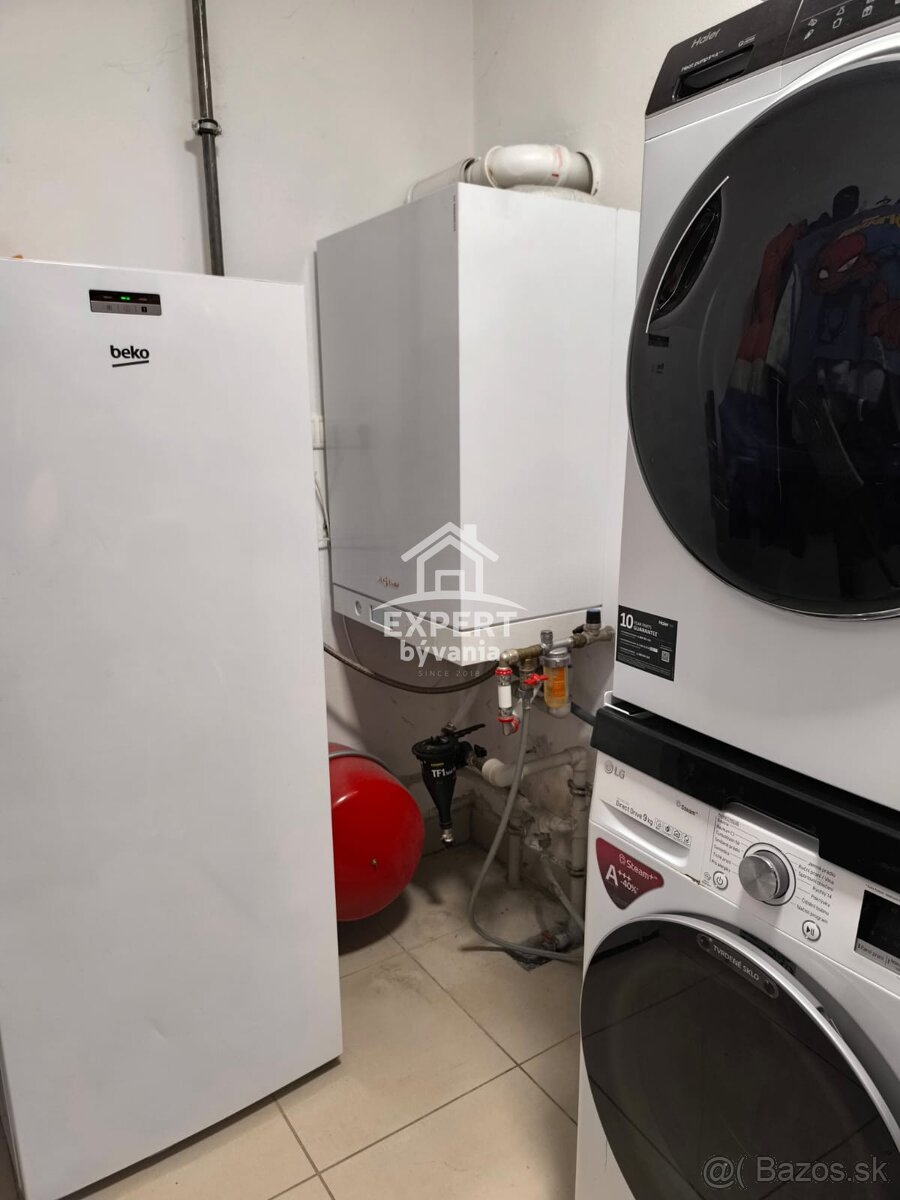 Rodinný dom s bazénom 10 min. od Levíc - 12