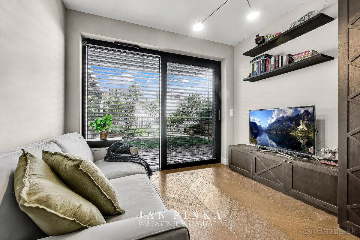 Grand Koliba, dve záhrady, dve garáže, dokonalý komfort - 12