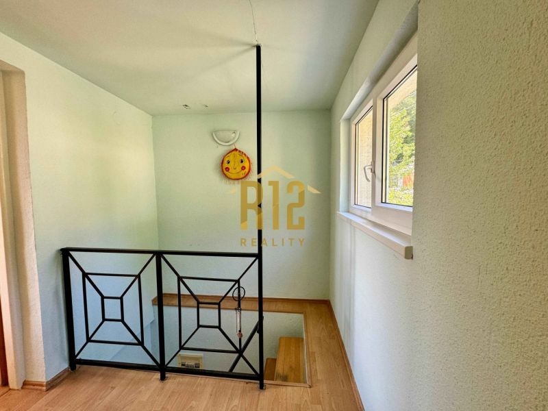 Na predaj: Rekreačná chata v lese, vhodná na celoročné bývan - 12