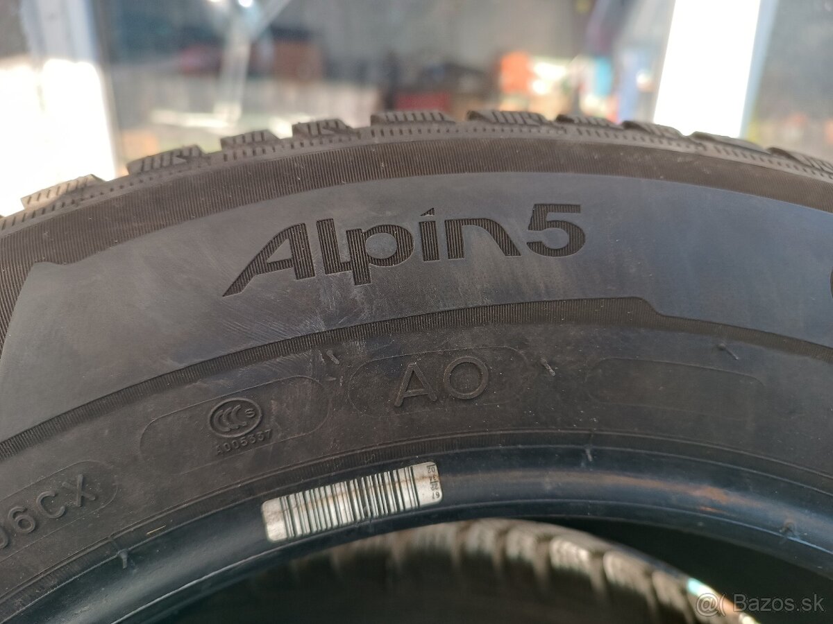 MICHELIN 205/60 R16 - 12