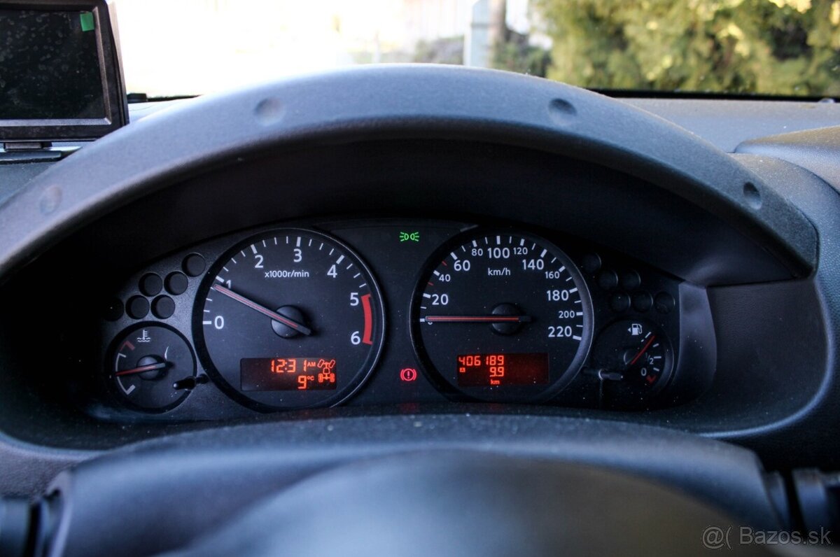 Nissan Navara DoubleCab 2.5 dCi - 12