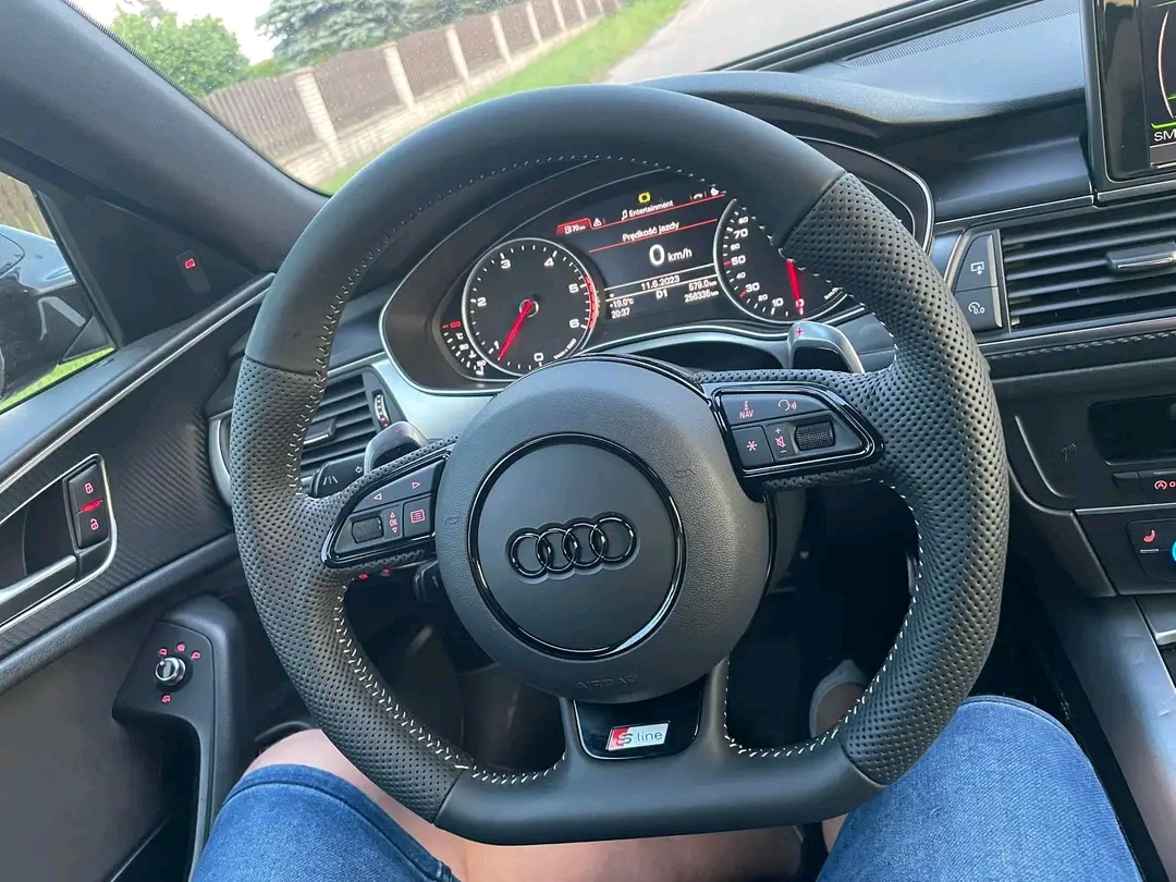 VOLANT AUDI KOŽENÝ PERFOROVANY CIERNE SITIE ZKOSENY - 12