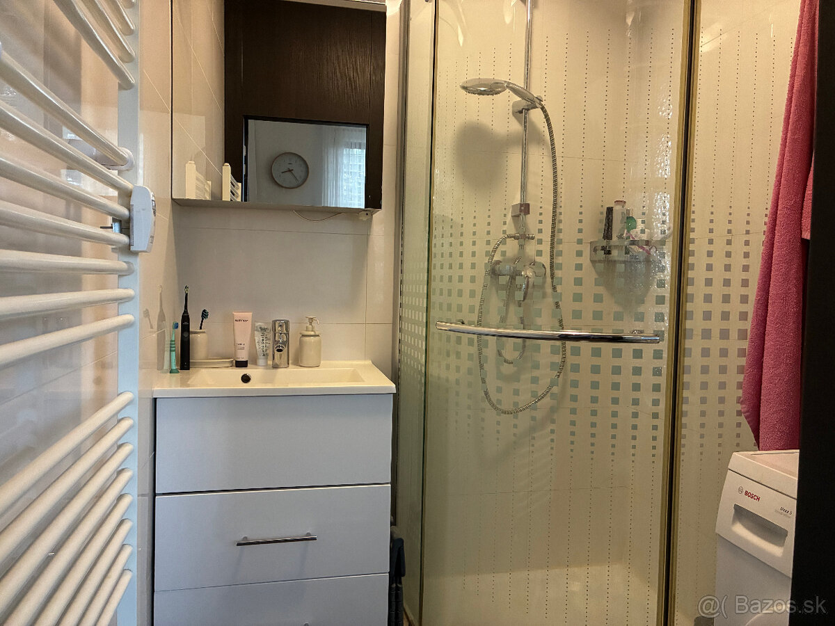 Pekný a kompletne zariadený 3 izb. v tichej lokalite - 12