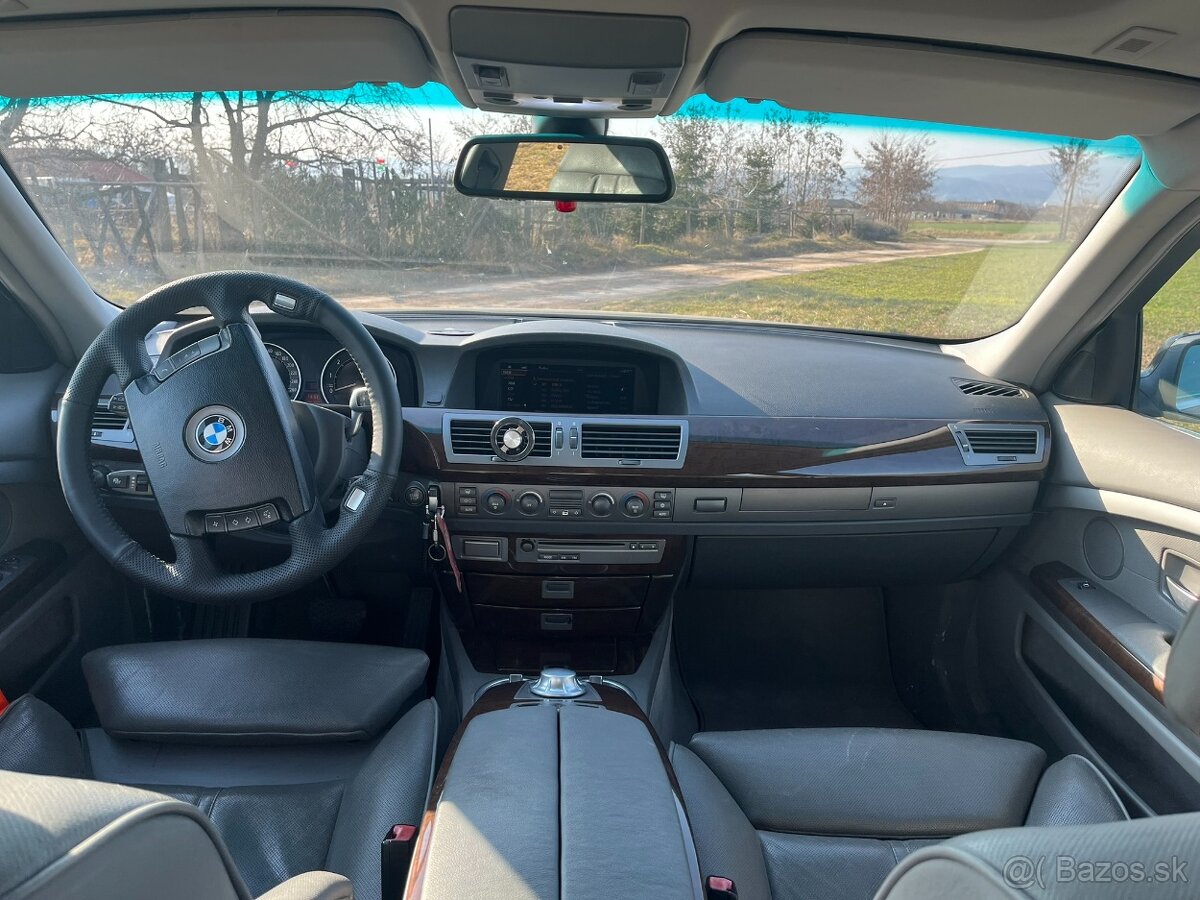 BMW 745i e65 - 12