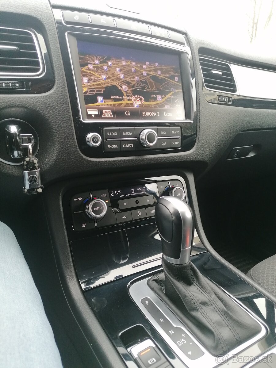 VW TOUAREG 3.0 V6 TDI 193 KW - 12