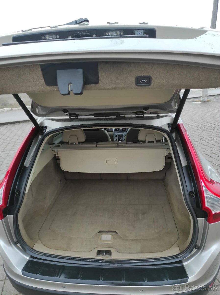 Volvo XC 60 D5 158kW ,Panorama, Webasto 4x4 - 12