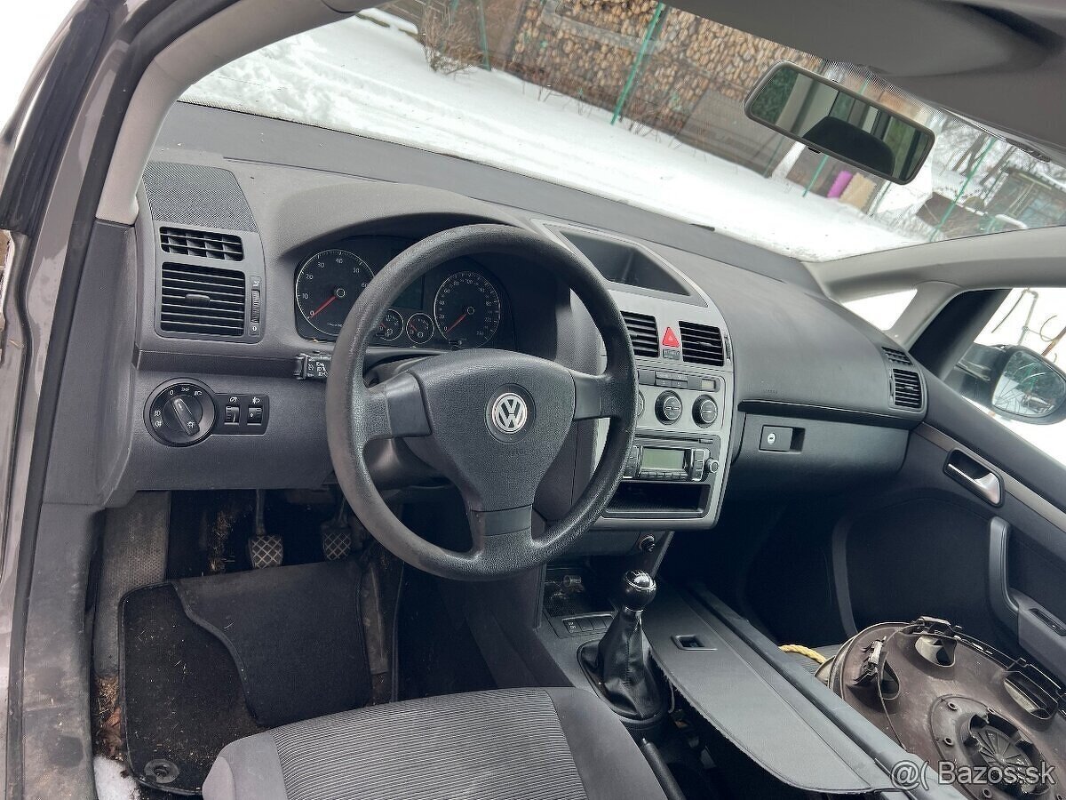 Rozpredam VW Touran Facelift 1T2 - 12