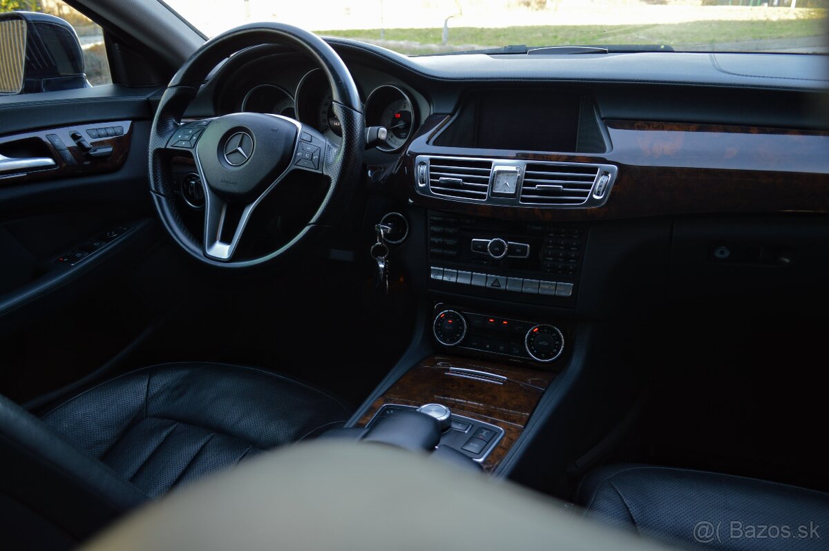 Mercedes Benz CLS 350 4matic - 12
