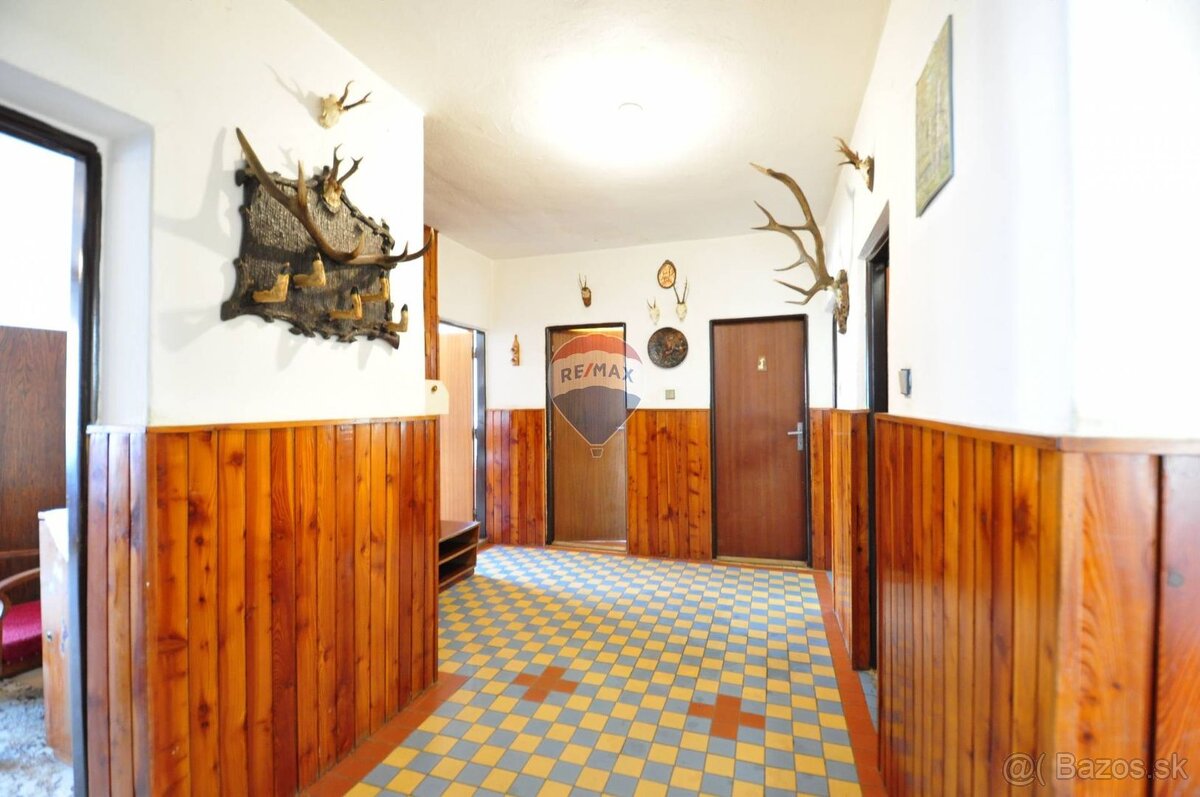 PREDAJ, Dvojgeneračný rodinný dom s potenciálom investície – - 12