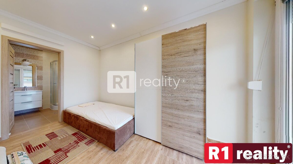 Veľký 6 izb. rodinný dom " SUN 77 " / Sokolovce - 12