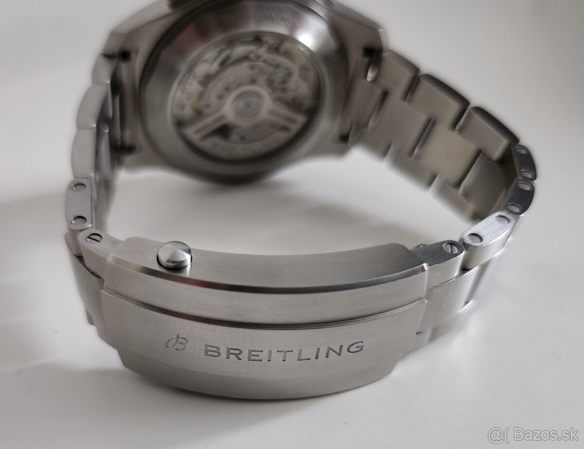 Breitling Avenger B01 Chronograph 44, AB0147101B1A1, 2025 - 12