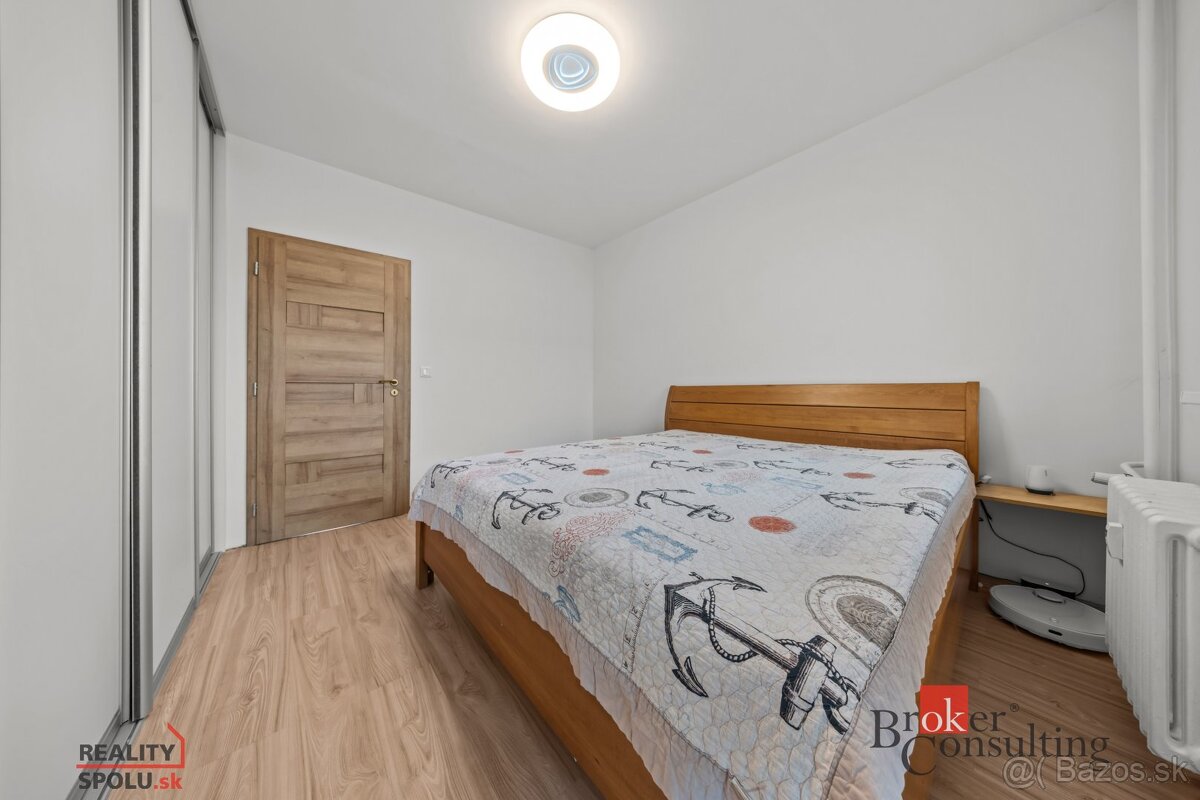 KOMPLETNE ZREKONŠTRUOVANÝ 4-IZBOVÝ BYT V RAČI – IHNEĎ VOĽNÝ - 12