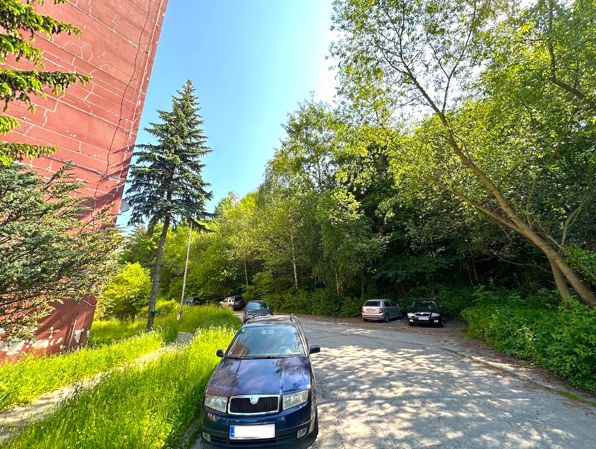 Handlová - 2.840 m2 pozemok na projekt - VÝSTAVBA DOMOV - 12