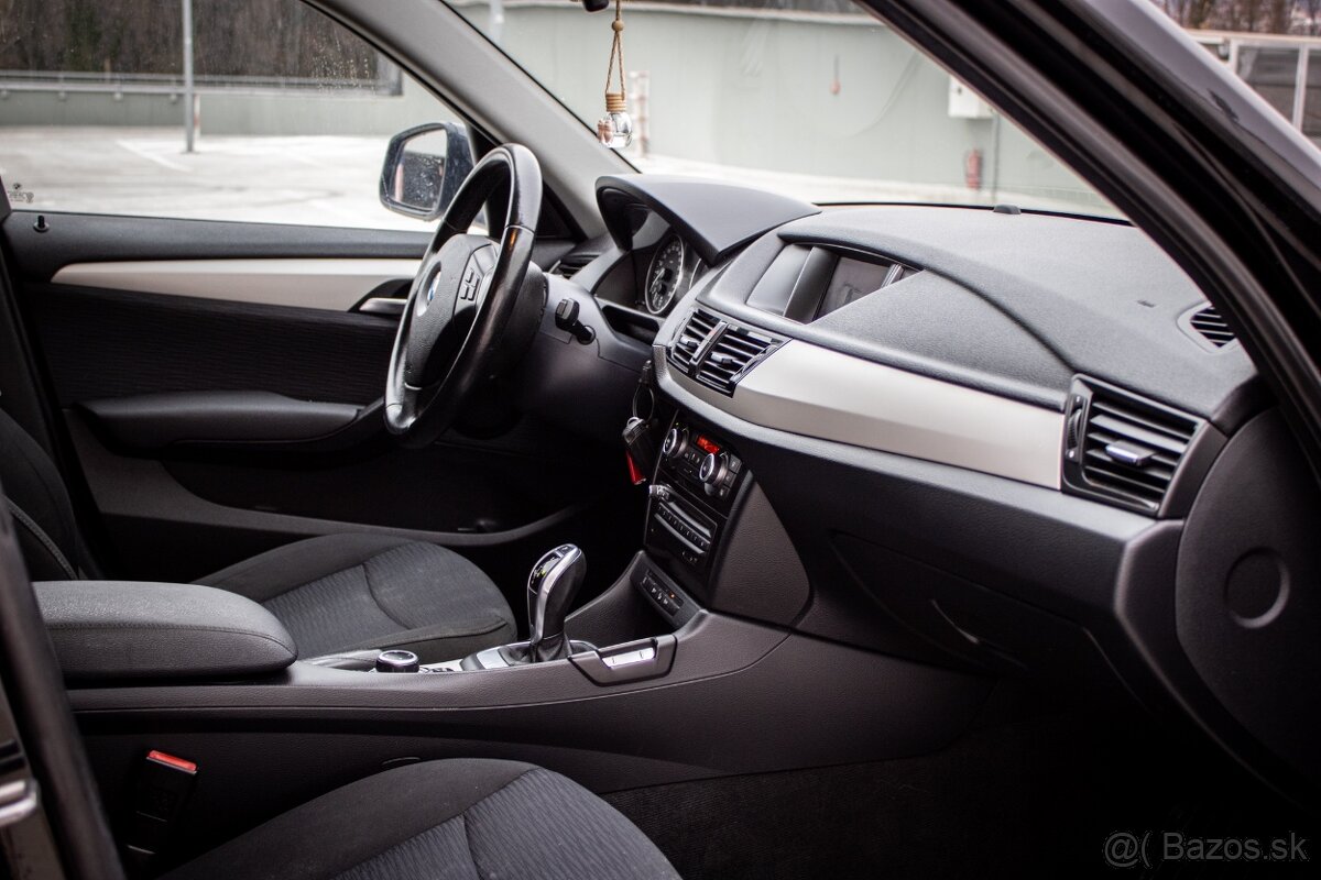 BMW X1 xDrive 18d A/T - 12