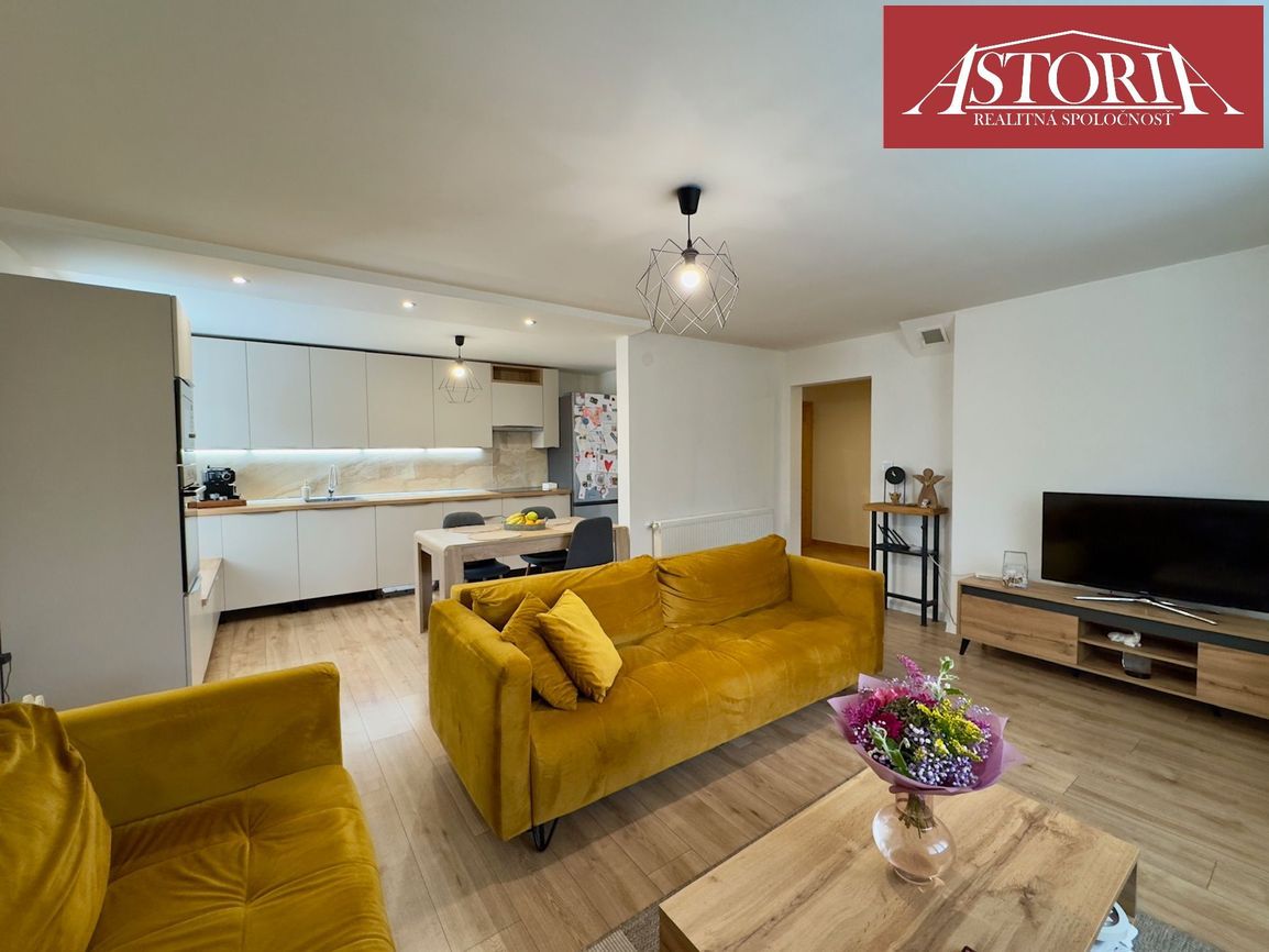 PREDAJ Rodinný dom s nádhernou rekonštrukciou - Podhradie - 12