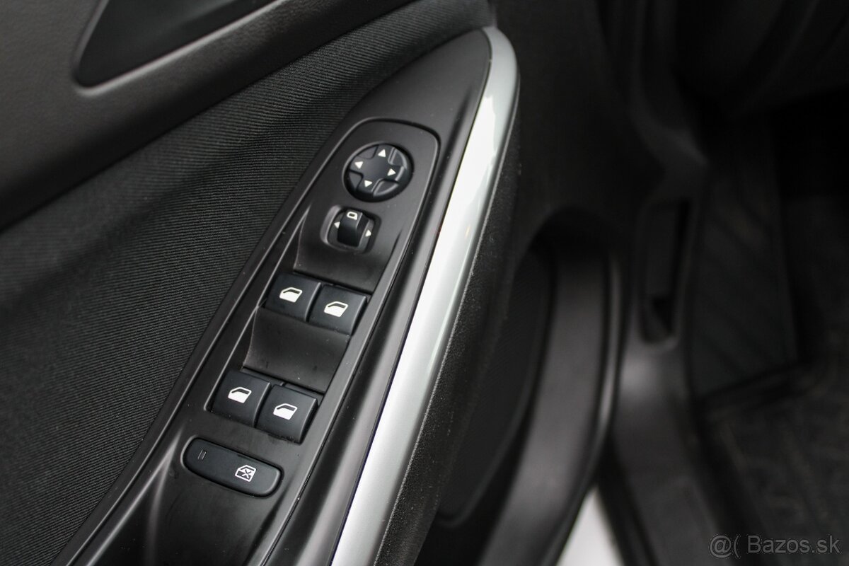 Opel Grandland X 1.2 Turbo - TOP STAV - 12