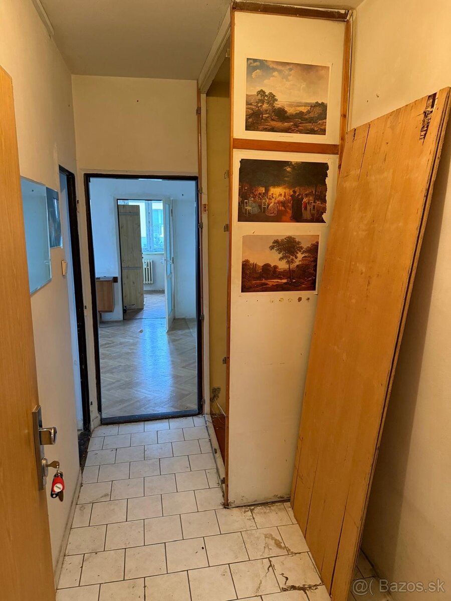 3 izb. byt, Muškátova ul. - 12