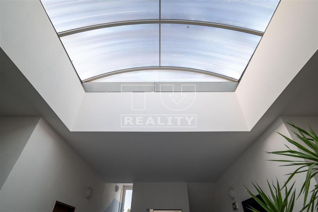 3iz. byt v centre mesta - 12