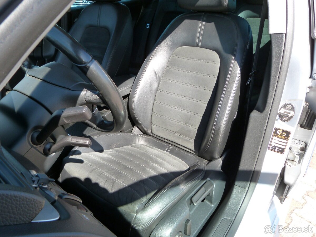 Volkswagen Passat Variant 3.2 V6 Sportline 4-Motion DSG - 12