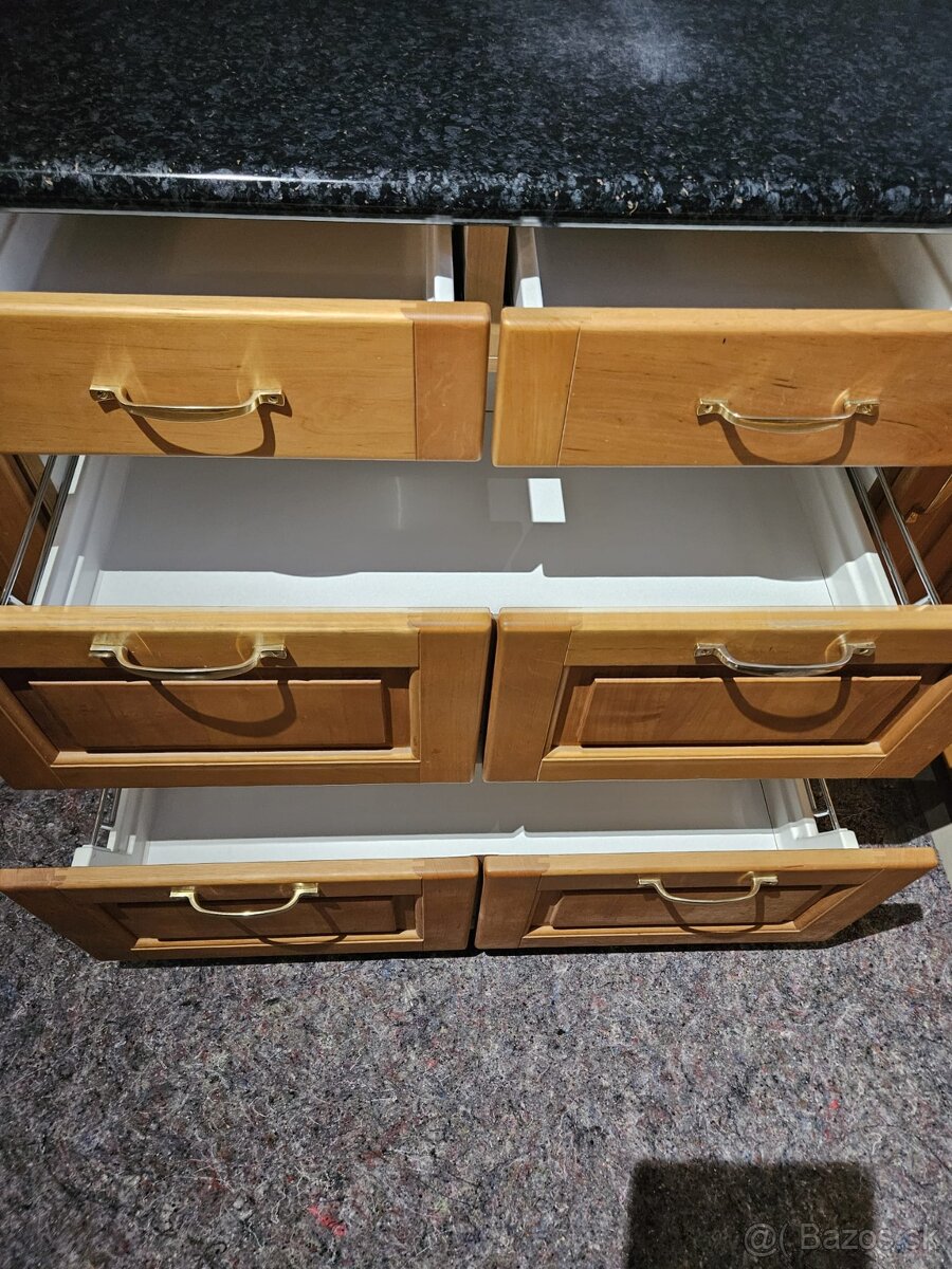 Kuchynská linka z Nemecka so spotrebičmi - 12