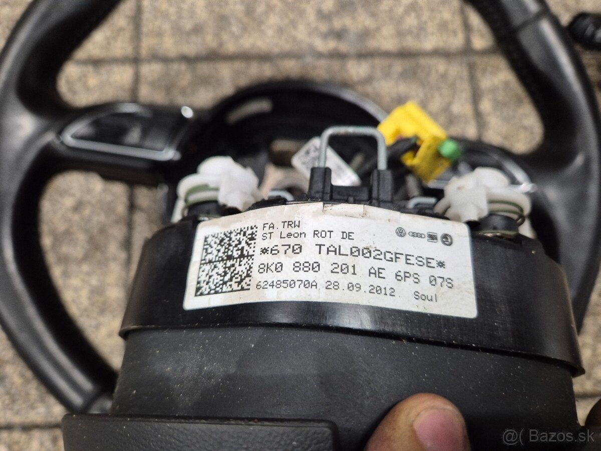 Predám trojramenny volant S-line pre Audi - VÝBORNÝ STAV - - 12