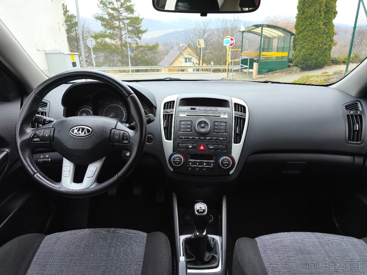 Kia Ceed 1.4 CVVT, Benzín, Kupované na SK, 1.Majitel - 12