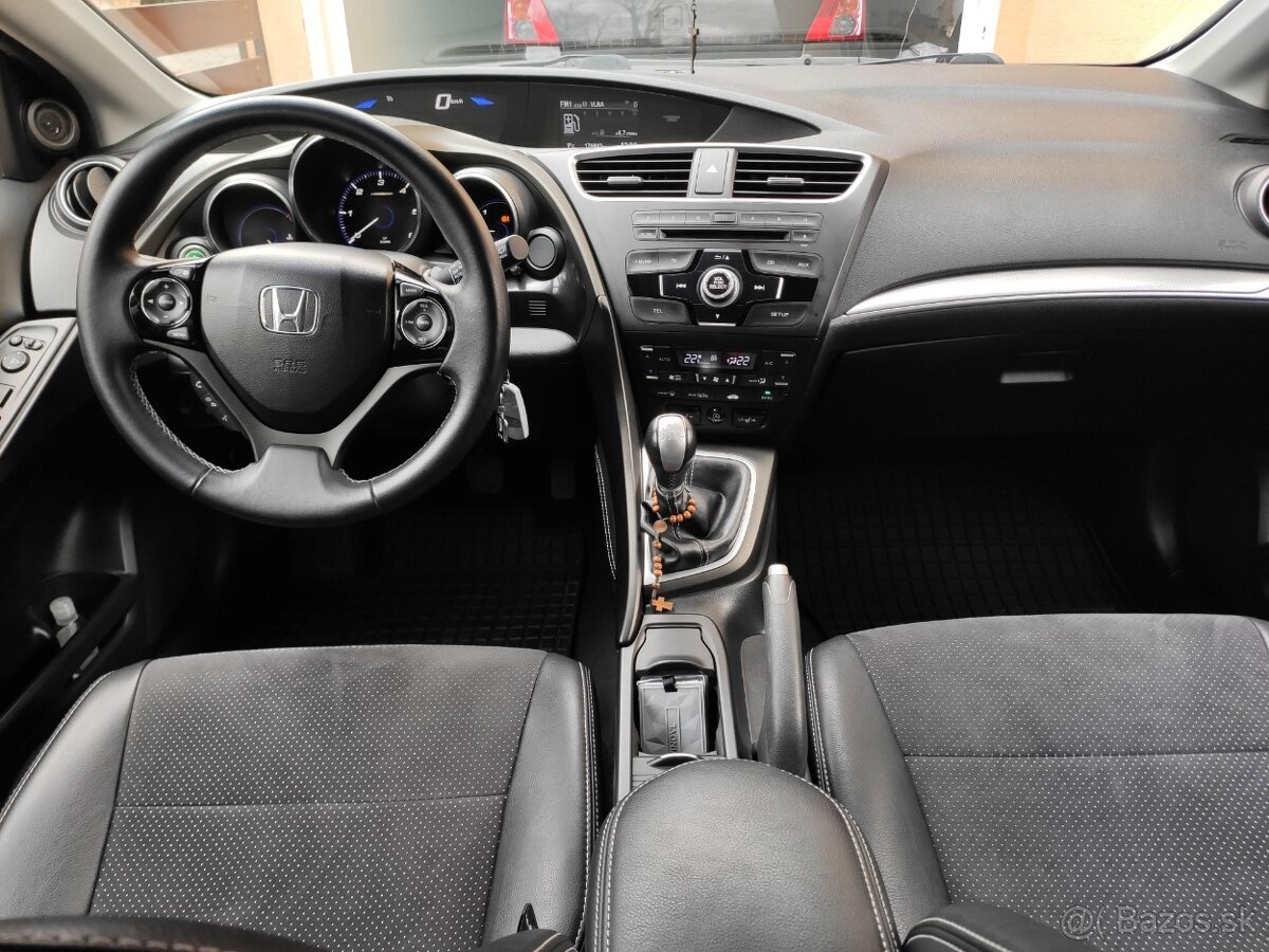 Honda Civic Tourer - 12