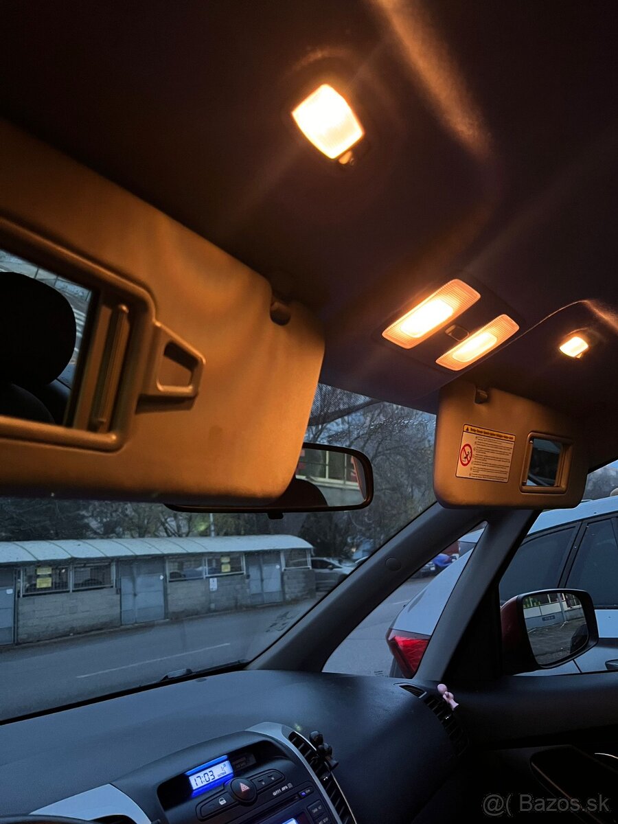 ix 20 1,4 benzín - 12