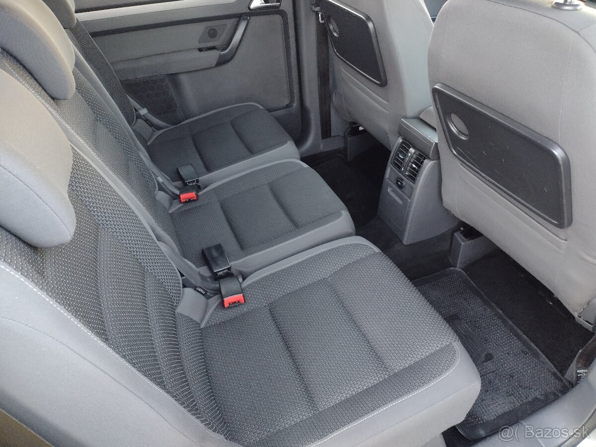 Volkswagen Touran Facelift 2.0 TDI CR 103kw 7-Miestné - 12