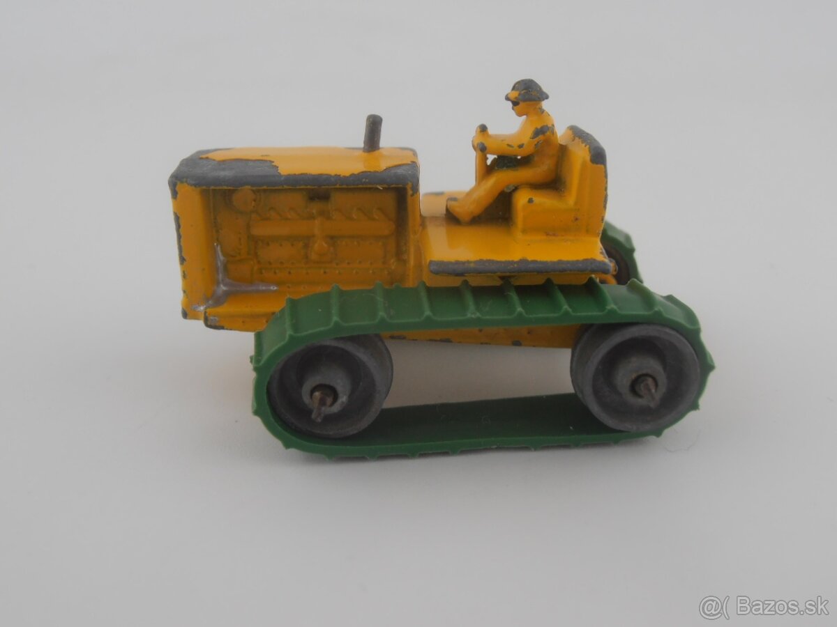 Morris J2, Commer van Nestles, Caterpillar - 12