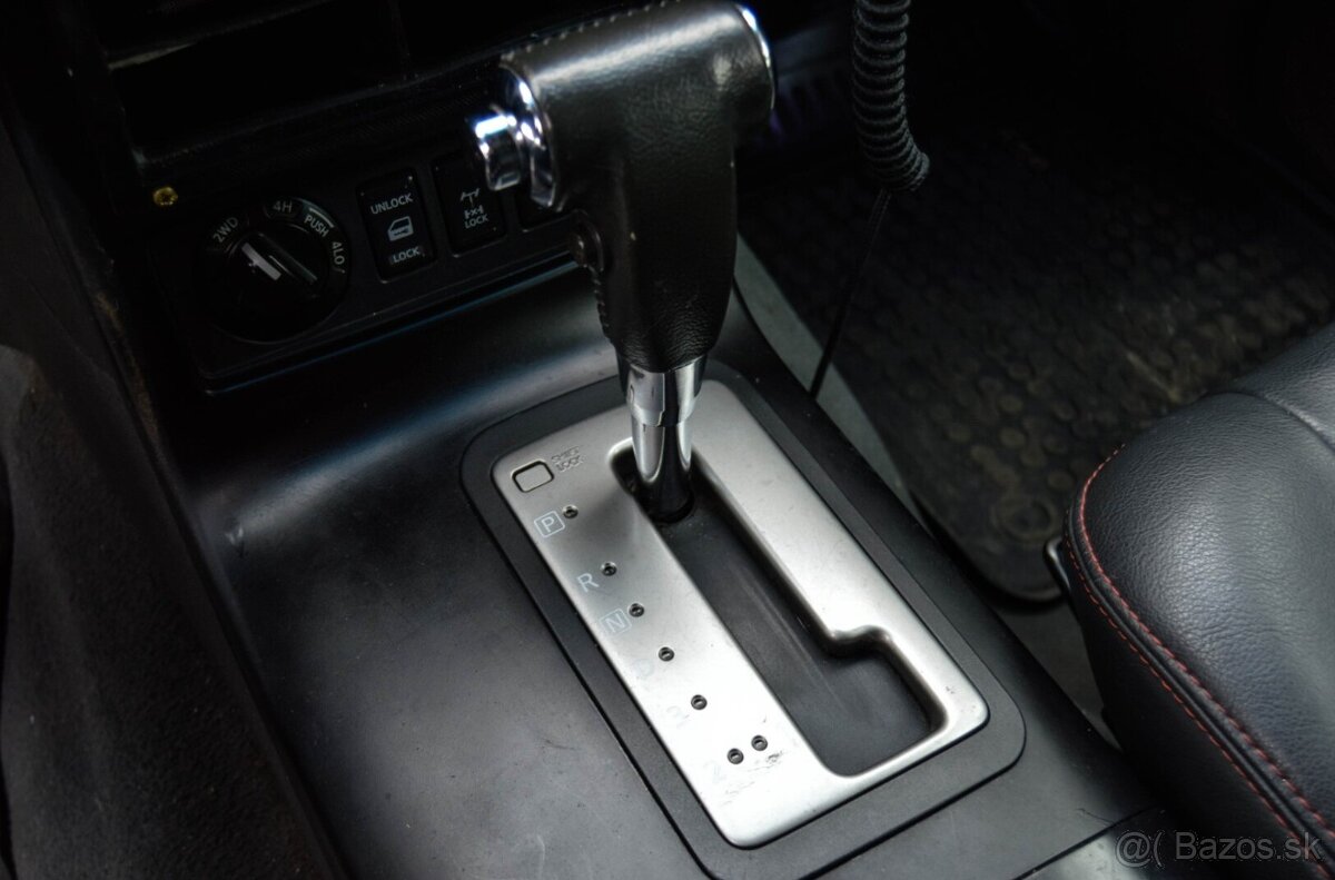 Nissan Navara DoubleCab 2.5D LE A/T - 12