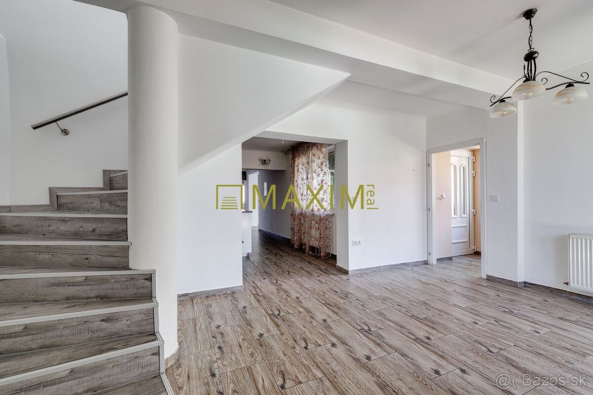 Nadčasový rodinný dom plný priestoru a elegancie – s bonusom - 12